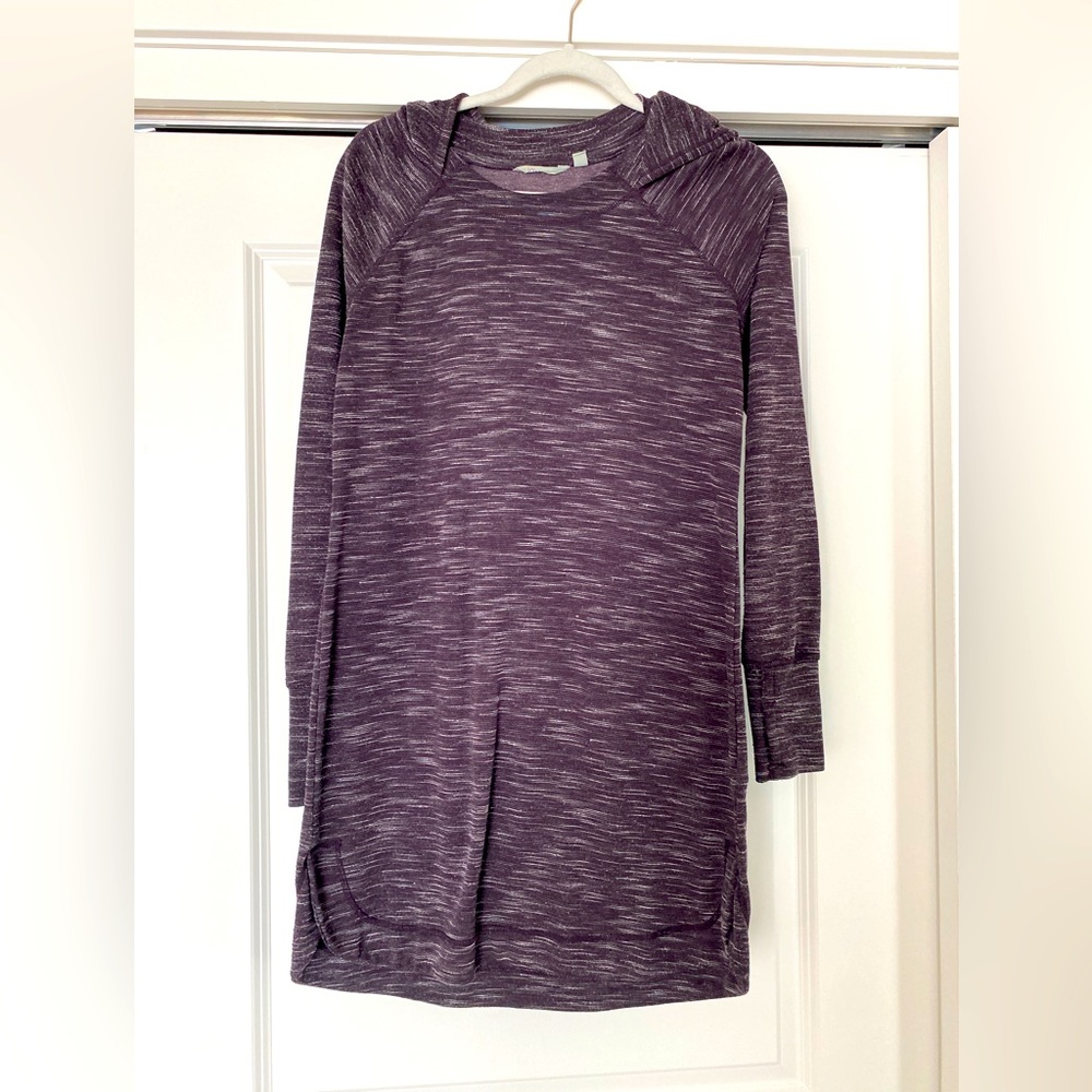 Athleta pullover medium